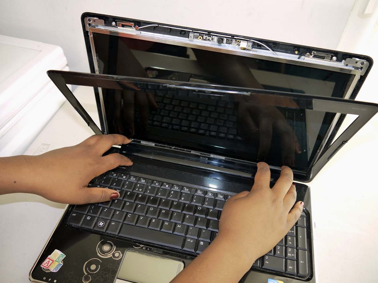 Замена экрана ноутбука HP в Рязани